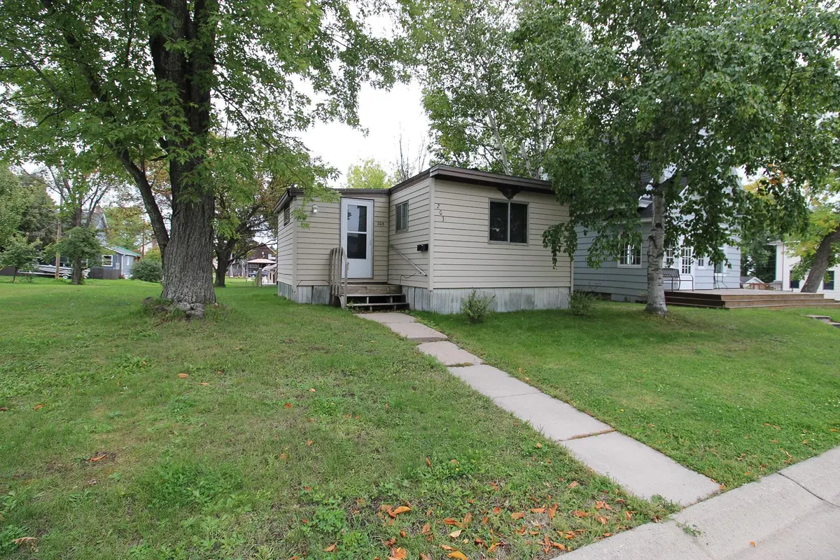203 3rd AVE N, Biwabik, MN 55708