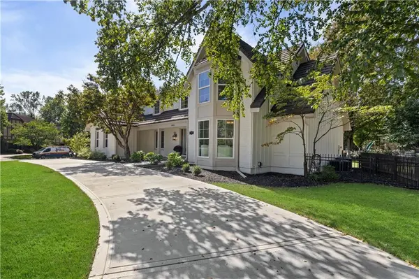 10426 Alhambra ST, Overland Park, KS 66207