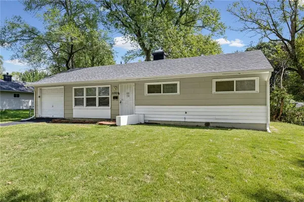 11305 Crystal AVE, Kansas City, MO 64134