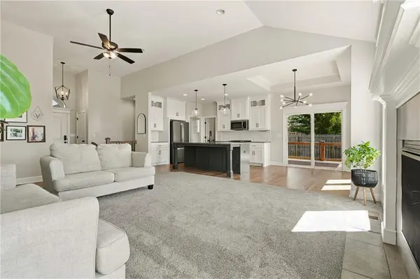 7917 SW 2nd TER, Blue Springs, MO 64014