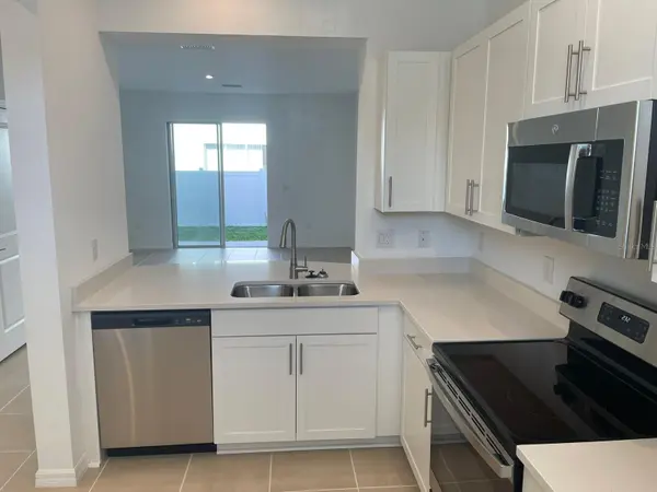 6330 FAIRMONT LN, Palmetto, FL 34221