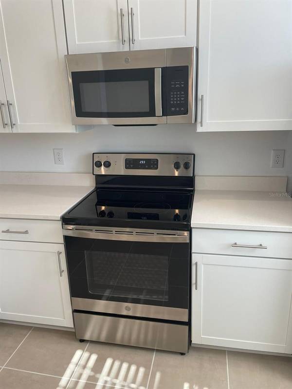 6330 FAIRMONT LN, Palmetto, FL 34221