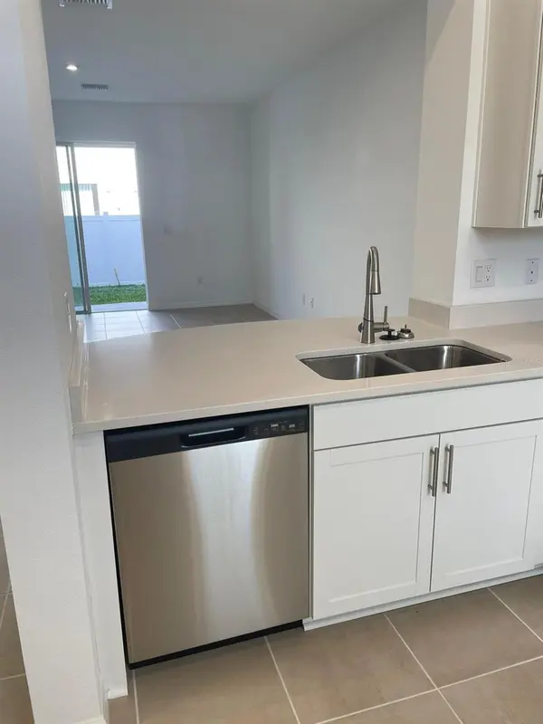 6330 FAIRMONT LN, Palmetto, FL 34221