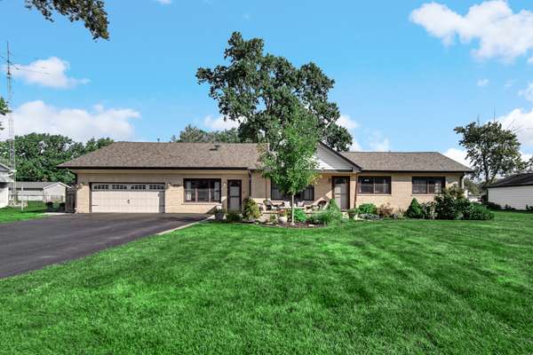 8210 Hillcrest DR, Orland Park, IL 60462