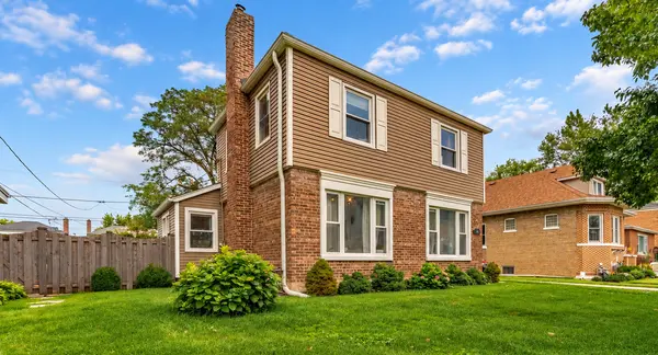 744 Manchester AVE, Westchester, IL 60154