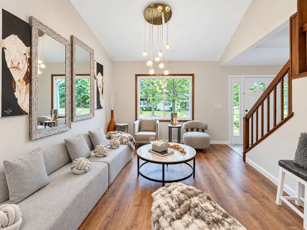 1401 Knoll DR, Naperville, IL 60565