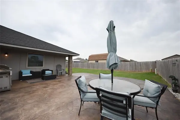 911 Sleepy Hollow BLVD, Chickasha, OK 73018