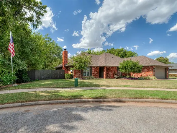 1725 Still Water LN, Edmond, OK 73013
