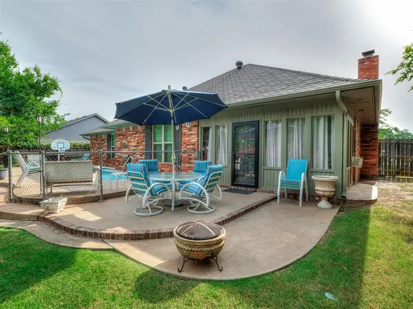 1725 Still Water LN, Edmond, OK 73013