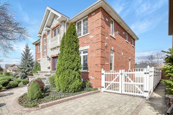 8105 N Oconto AVE, Niles, IL 60714