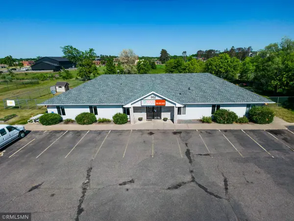 302 Credit Union DR, Isanti, MN 55040