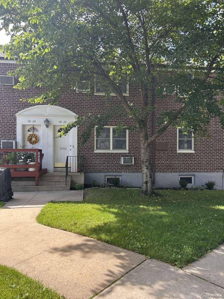 58-22 251st ST #206, Little Neck, NY 11362