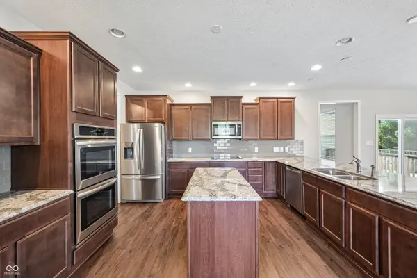 21323 Wharfdale DR, Noblesville, IN 46062