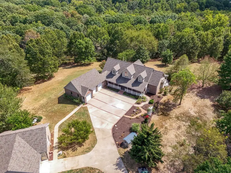 624 S Wood Haven RD, Nixa, MO 65714