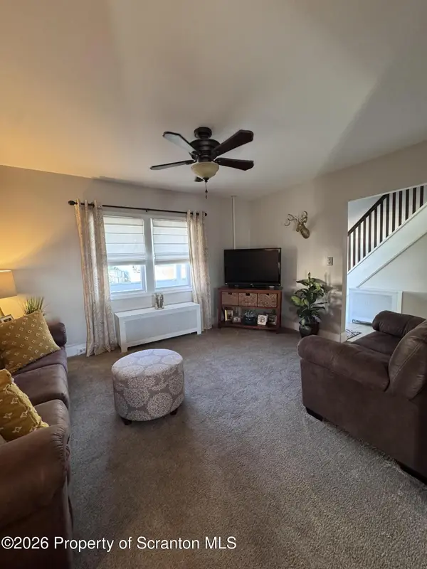 110 Smith ST, Dunmore, PA 18512
