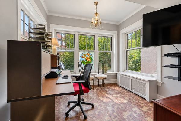 5330 S Hyde Park BLVD #1S, Chicago, IL 60615
