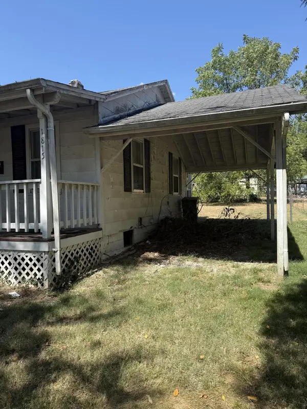 1815 W Scott ST, Springfield, MO 65802