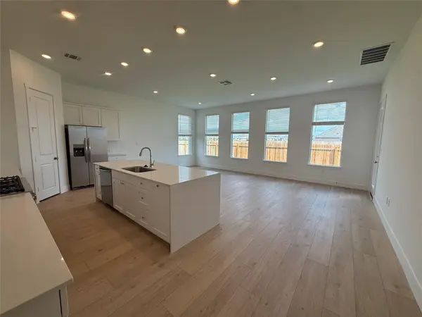 510 Corniche CIR, Hutto, TX 78634
