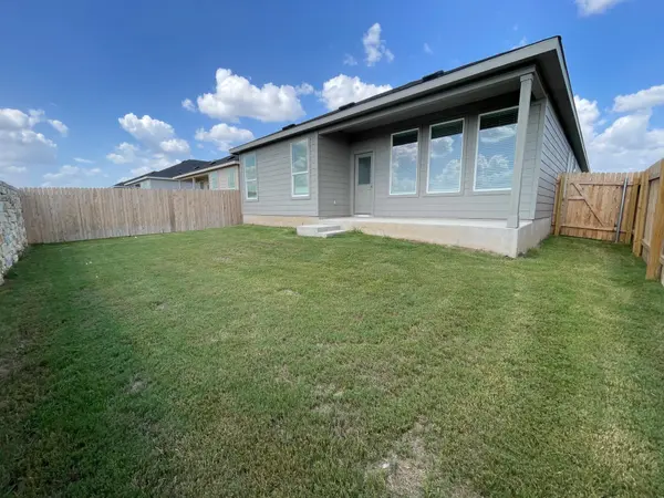 433 Sormonne LOOP, Kyle, TX 78640