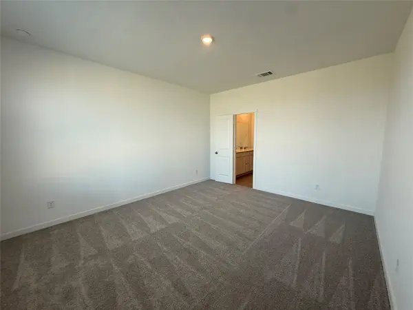 208 Giants PASS, Hutto, TX 78634