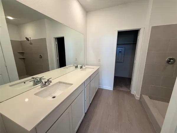 208 Giants PASS, Hutto, TX 78634
