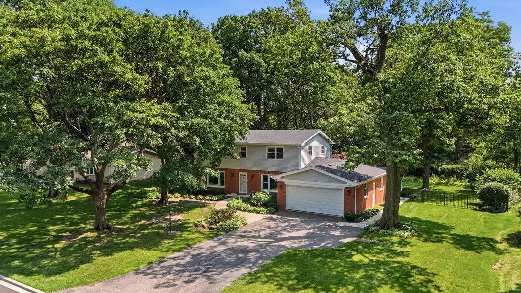 317 E Forest LN, Palatine, IL 60067