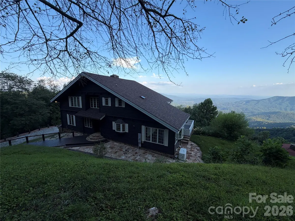 316 Grassy Mountain RD, Little Switzerland, NC 28749