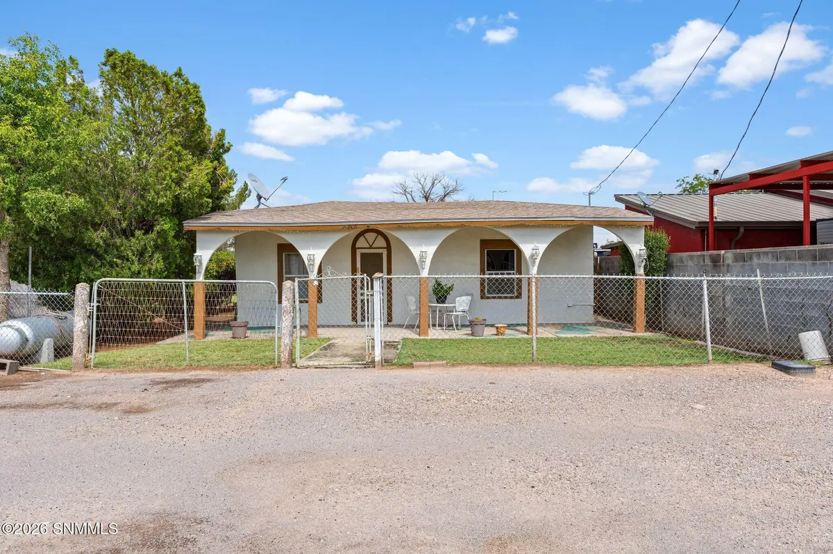 208 Saint Valentine ST, La Mesa, NM 88044