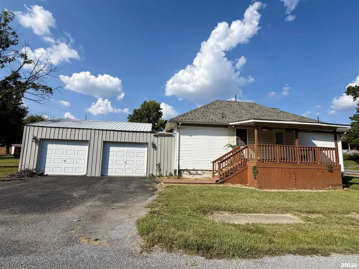 1400 BURGESS ST, Johnston City, IL 62951