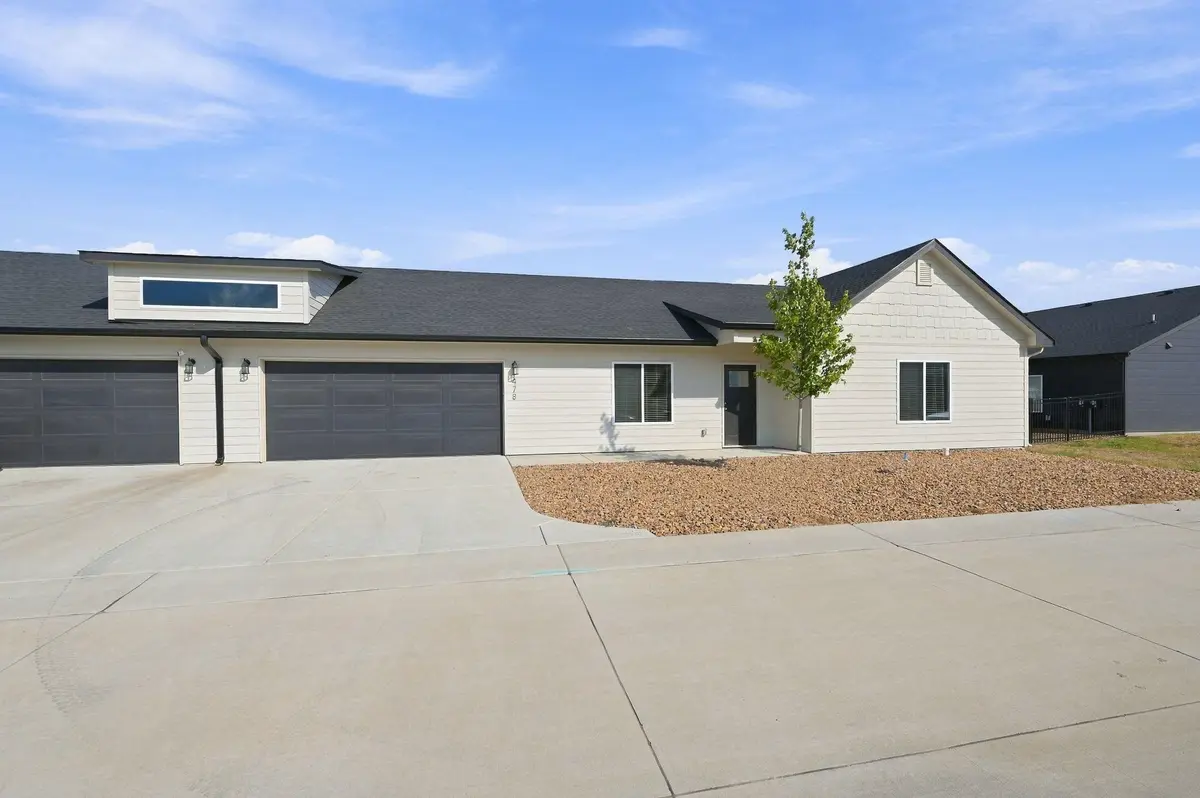 478 E Harper St, Valley Center, KS 67147-8948