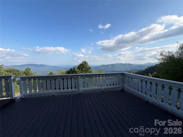 316 Grassy Mountain RD, Little Switzerland, NC 28749