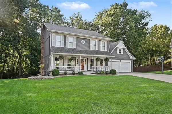7645 N Lucerne CT, Kansas City, MO 64151