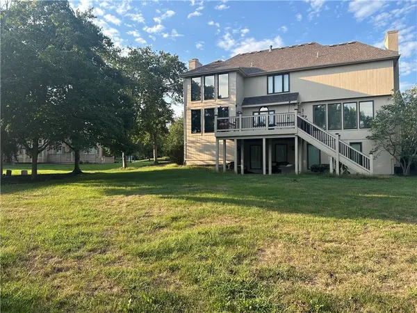 4549 W 141st TER, Leawood, KS 66225