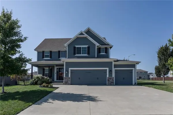 25073 W 148TH TER, Olathe, KS 66061
