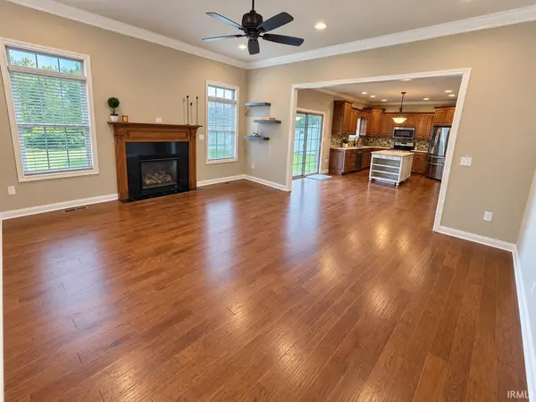 13345 Prestwick CT, Evansville, IN 47725