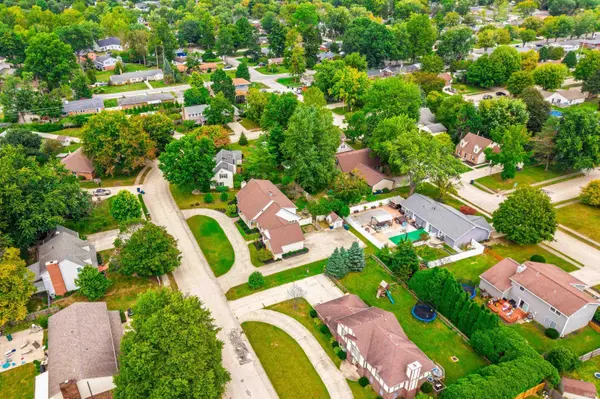 3900 N Vienna Woods DR, Muncie, IN 47304