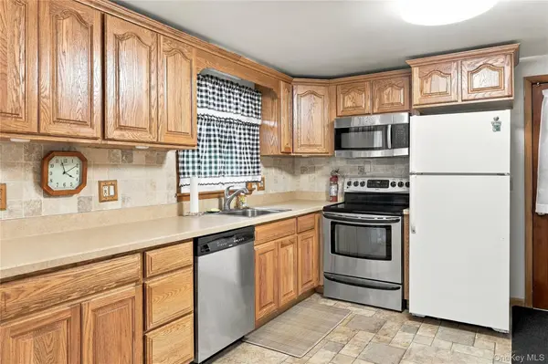 80 Greenwood DR, Beacon, NY 12508