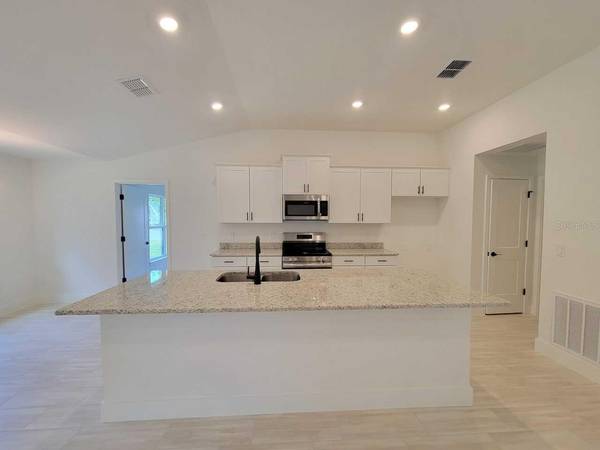 14590 SW 69TH COURT RD, Ocala, FL 34473