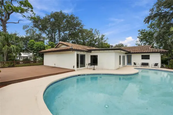 7220 SUNSHINE DR S, St Petersburg, FL 33705