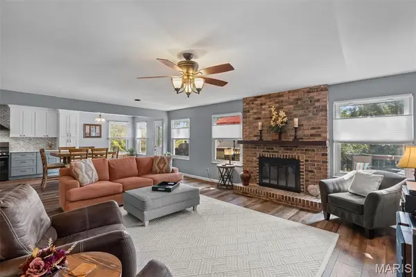 746 Galway DR, Ballwin, MO 63021