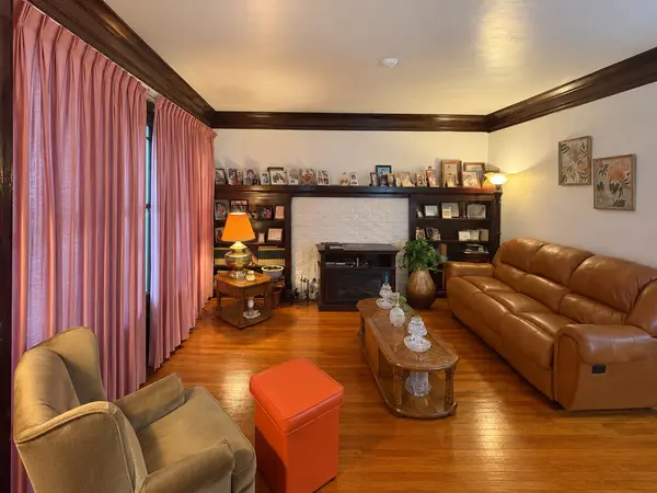 8040 S Throop ST, Chicago, IL 60620