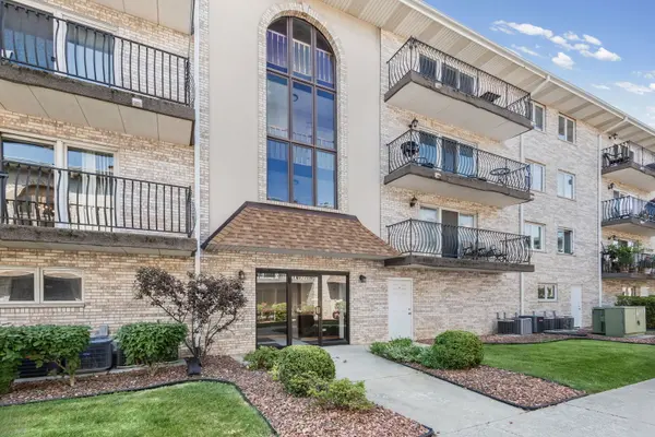 6248 S Gullikson RD #2E, Chicago, IL 60638