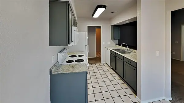 1012 Dustin DR, Edmond, OK 73003