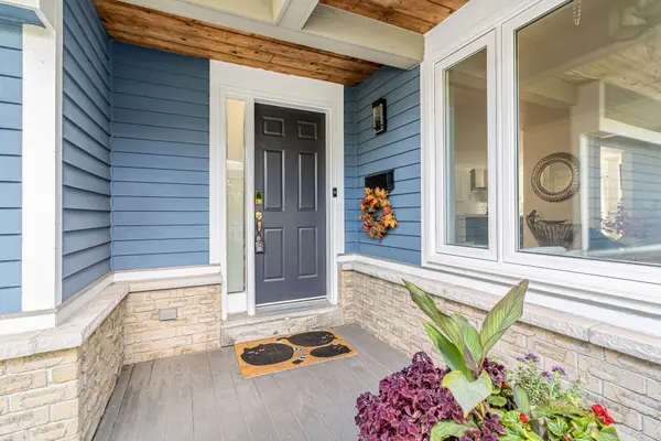 5576 Middlebury DR, Mississauga, ON L5M 5G8