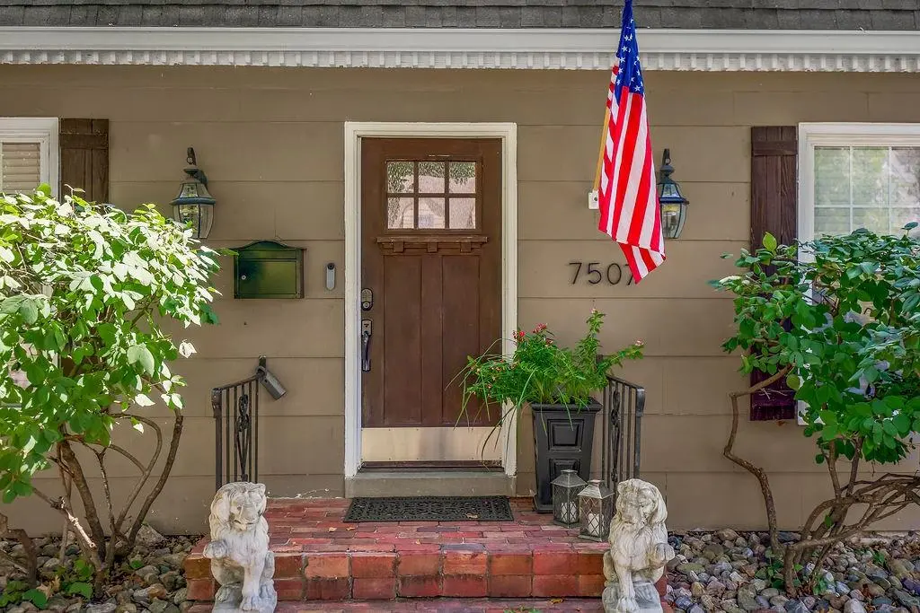 7507 Walnut ST, Kansas City, MO 64114