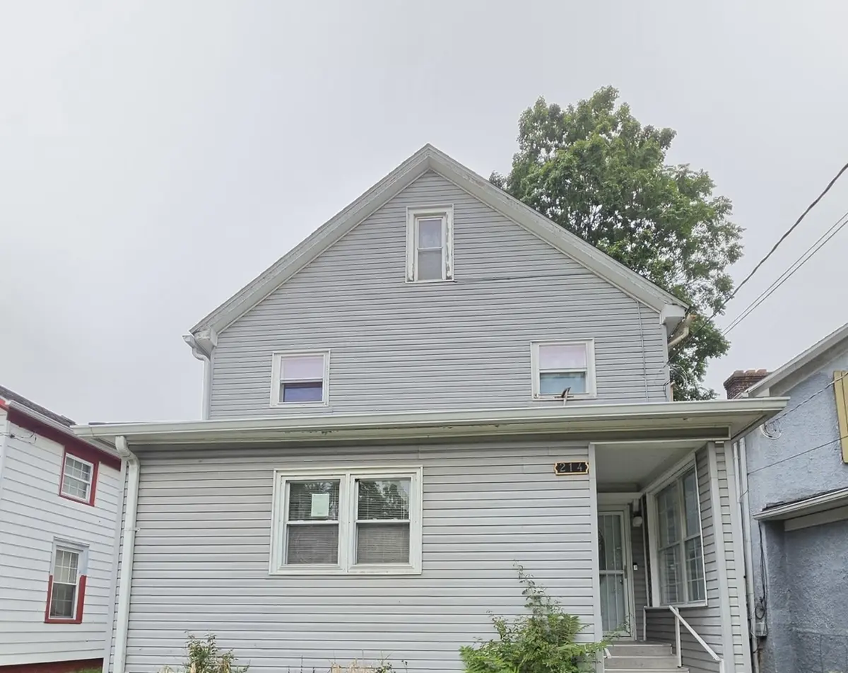 214 Franklin ST #1, Waukegan, IL 60085