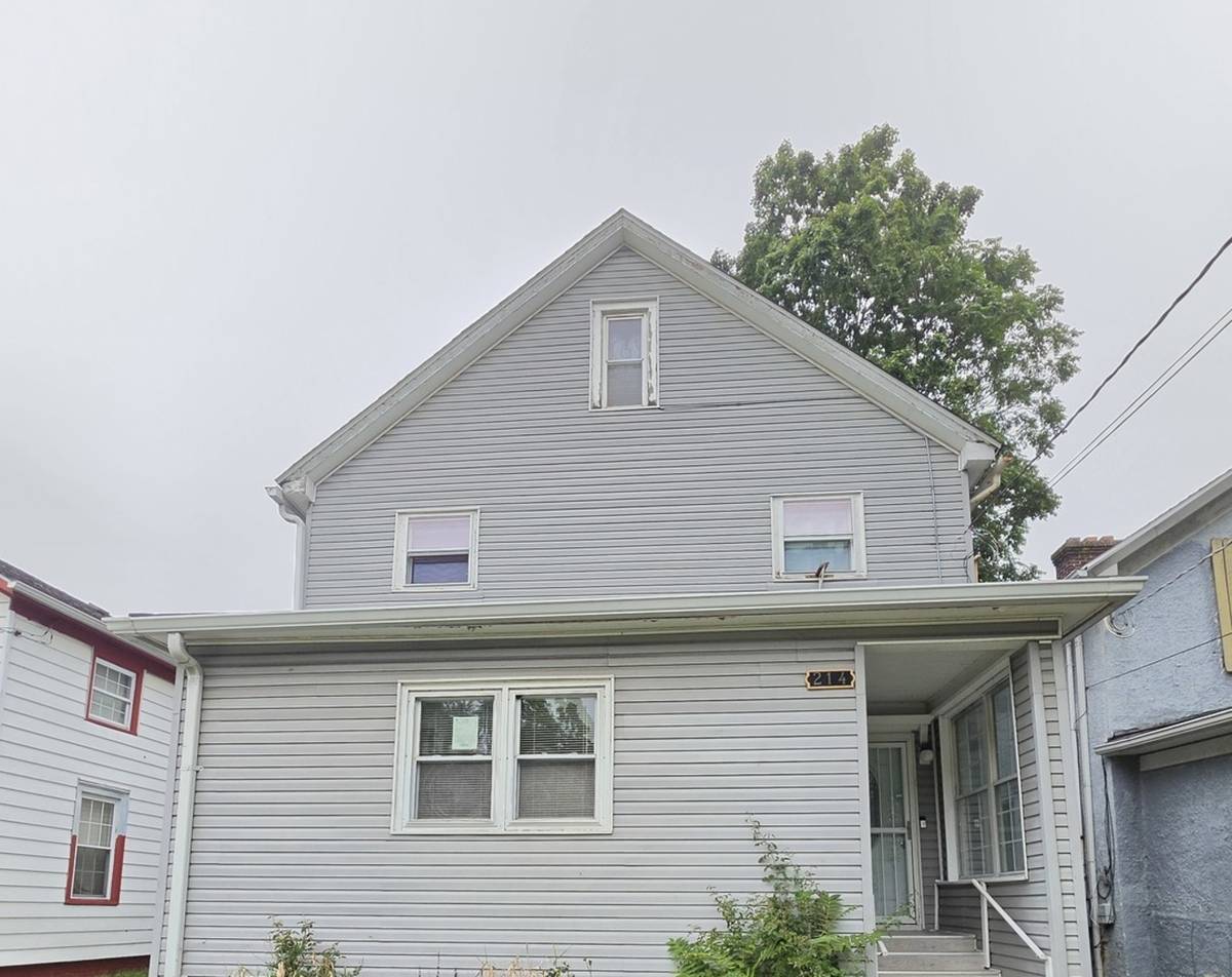 214 Franklin ST #1, Waukegan, IL 60085