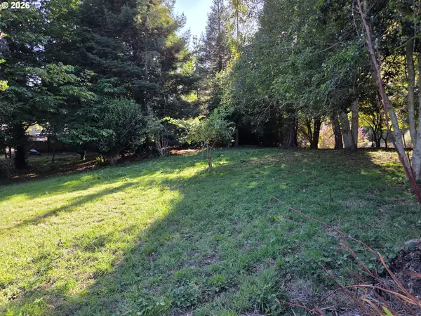 614 HASSETT ST, Brookings, OR 97415
