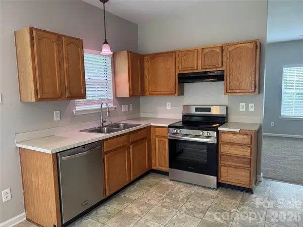 8817 Elkins Park DR, Matthews, NC 28105