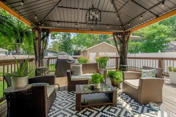 7507 Walnut ST, Kansas City, MO 64114